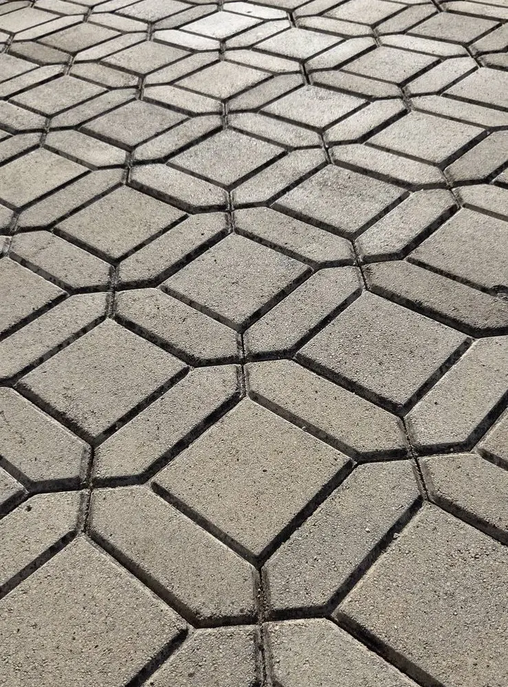 Pavajul hexagonal după spălare, cu rosturile curate